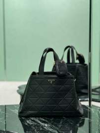 Picture of Prada Handbags _SKUfw173667044fw
